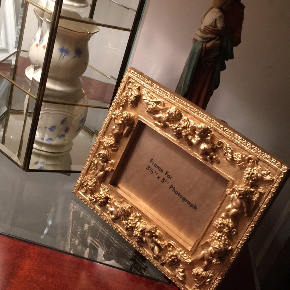 😇 Golden Cherub angel picture frame